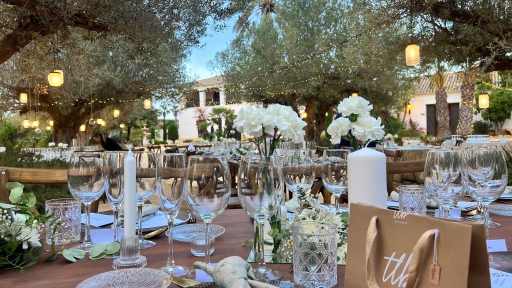 Boda rústica al aire libre en Finca El Vincle, Alicante